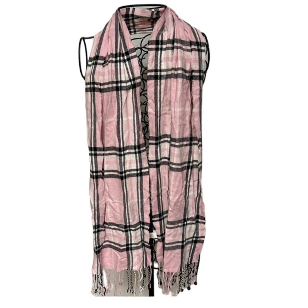 Croft and Barrow Plaid Scarf With Fringe 100% Acrylic Ladies Size O/S Like New